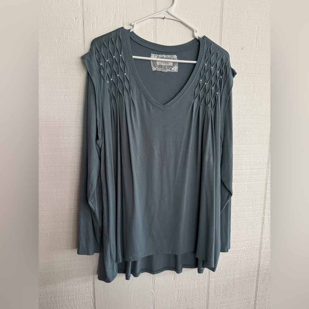 Cupio size 1x Dusty blue pearl accents  Long Sleeve Blouse